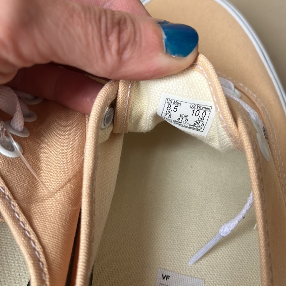 Vans - Picture 9 of 9